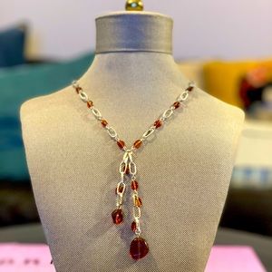 🌸 3/$20 - Amber colored bead and silver necklace